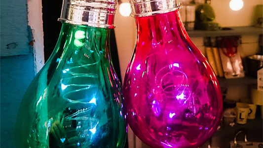 【Murphy's Magic DL】『ディー・アイ・ワイ・フローティング・ライト・バルブ・イリュージョン』 ジョナサン・ロイル / D.I.Y. Floating Light Bulb Illusion by Jonathan Royle Mixed Media DOWNLOAD