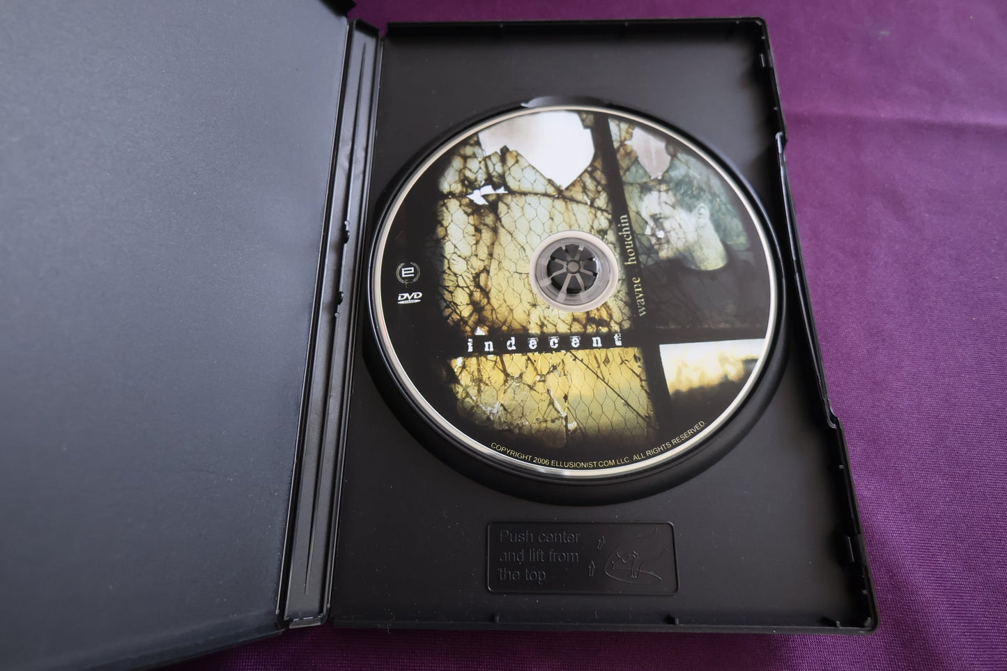 【中古：状態A】indecent by wavne houchin