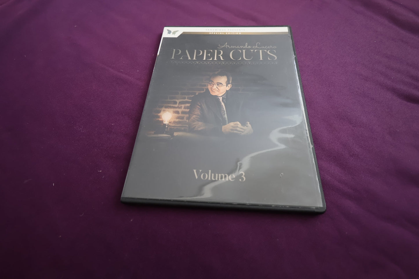 【中古：状態A】PAPER CUTS by Armando Lucero Volume3