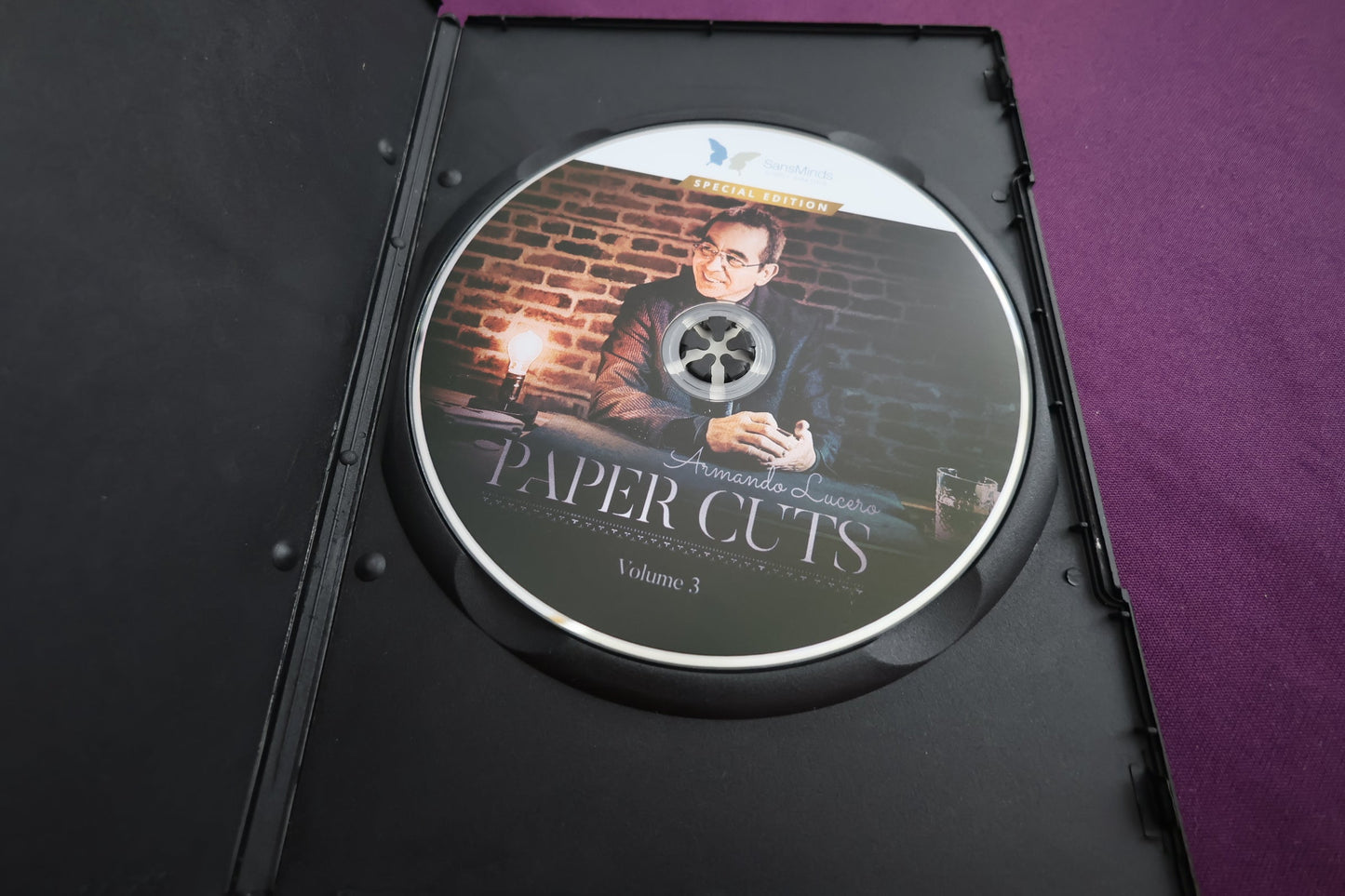 【中古：状態A】PAPER CUTS by Armando Lucero Volume3