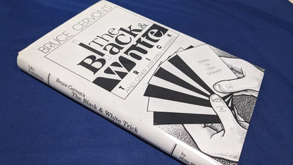 【中古：状態D】The Black & White Trick by Mike Maxwell