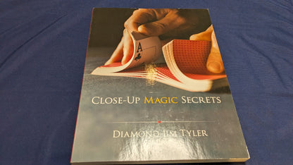 【中古：状態A】Close-Up Magic Secrets（洋書）