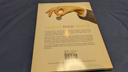【中古：状態A】Close-Up Magic Secrets（洋書）